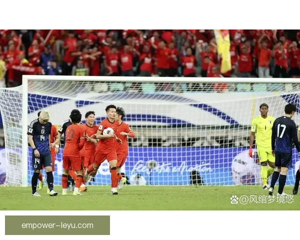 中国足球队迎战世界杯预选赛重要对手，备战状态引发热议球迷期待赛事精彩表现